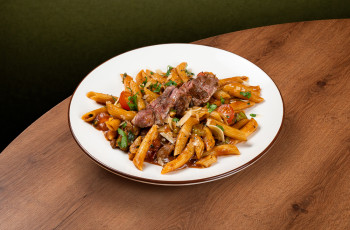 Пенне с ягнёнком