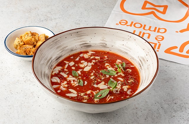 Томатный суп с базиликом