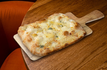 Римская пицца  Кватро Формаджи